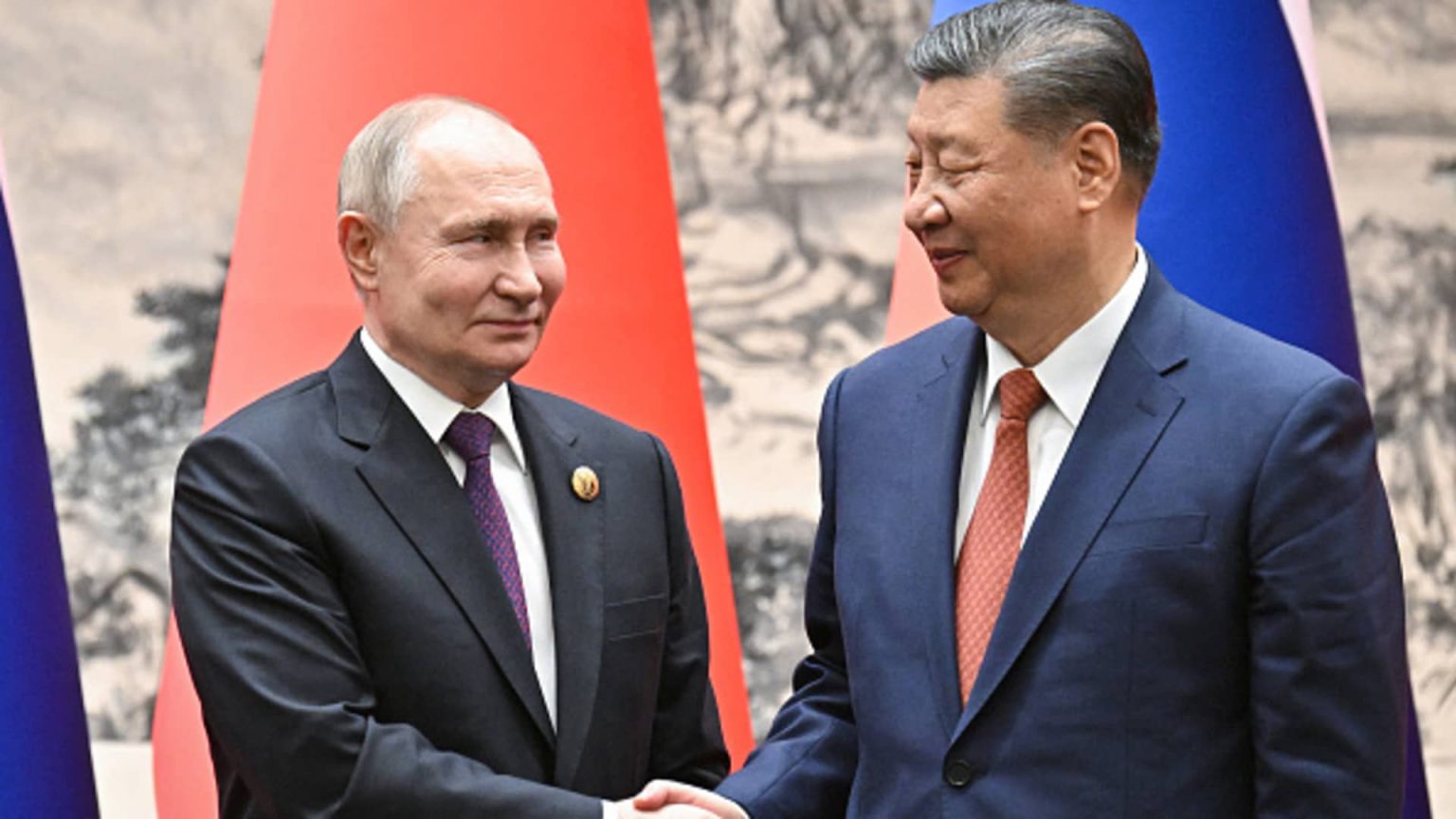 Russia signs new gas pipeline deal with China