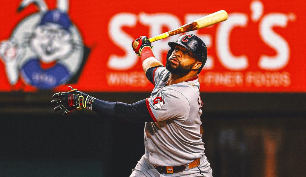 Chicago Cubs Agree to 1-Year Contract With First Baseman Carlos Santana