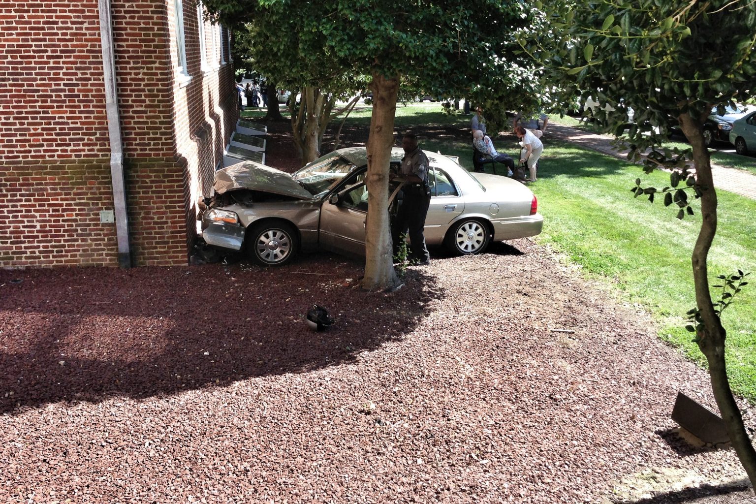 Carmakers’ software developers struggle with crashes