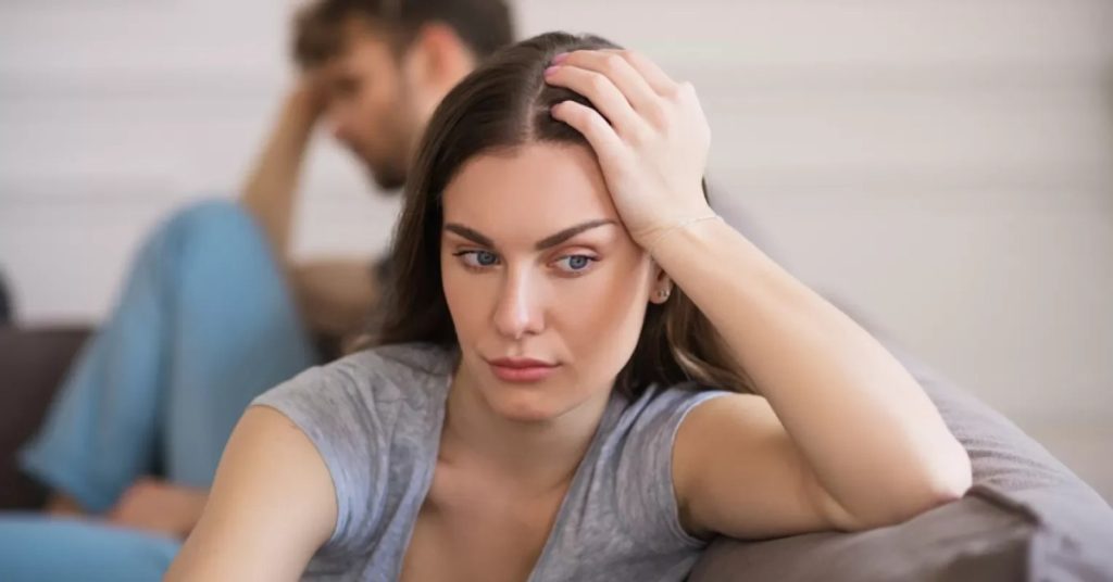 10 Clear Signs Your Partner May Be Emotionally Unavailable