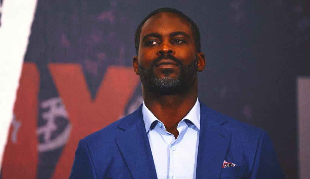 Former NFL Star Michael Vick Gets First HC Win With Norfolk State