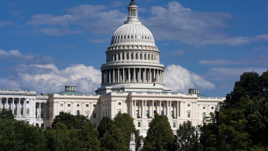 Left and right are joining forces to ban lawmakers from trading stock