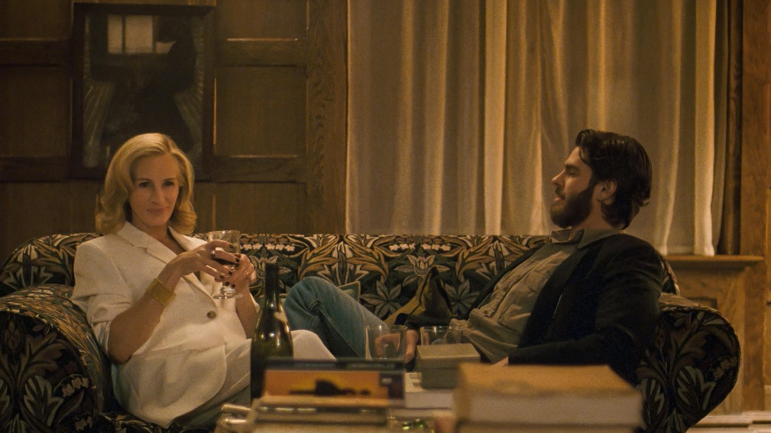 Julia Roberts makes her debut at Venice Film Festival with in #MeToo-themed ‘After the Hunt’