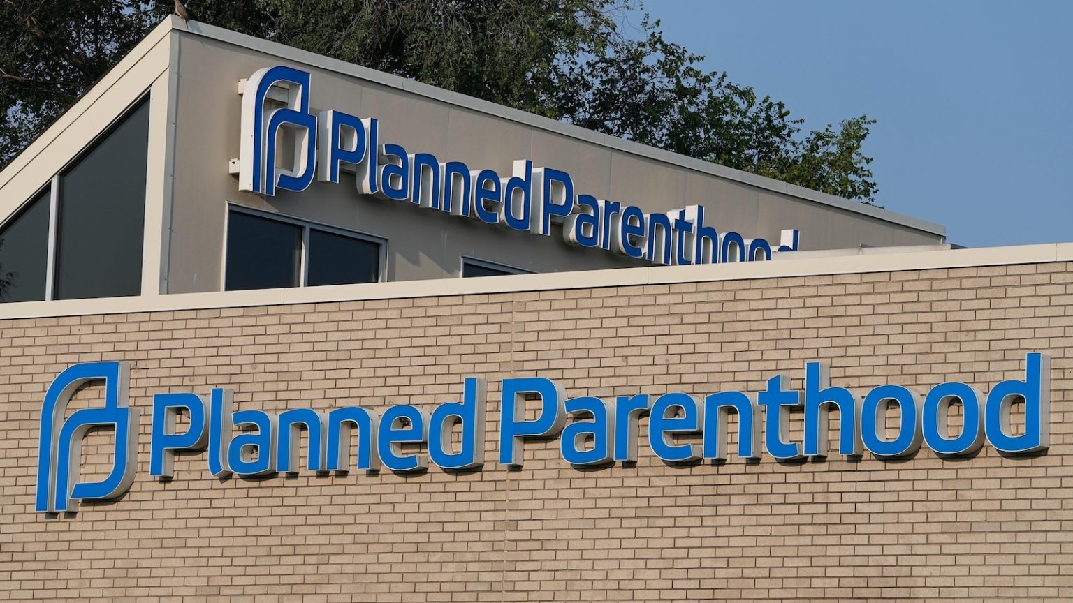 Appeals court allows Trump’s administration to block Medicaid funds to Planned Parenthood