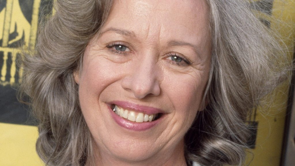Polly Holliday, theater star famous as the tart waitress Flo on sitcom ‘Alice,’ dies at 88
