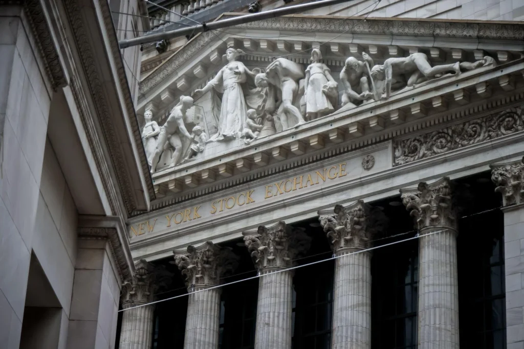 US stocks pulled lower by financials; gold hits record highs