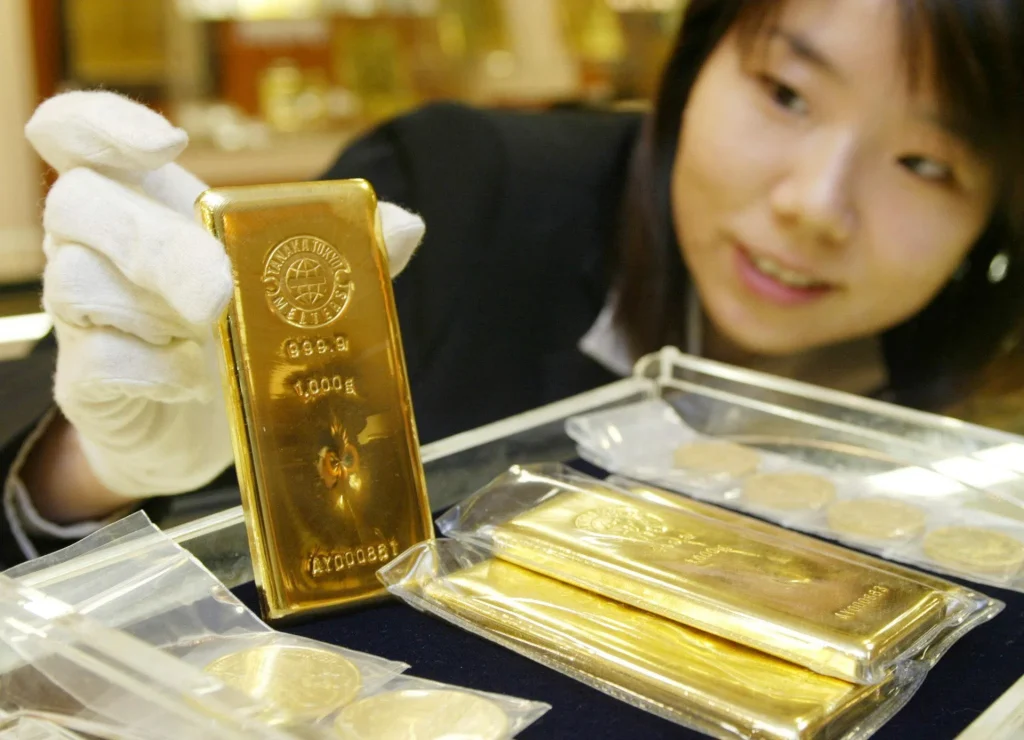 Central banks seen holding Bitcoin, gold as key reserves by 2030, Deutsche Bank says