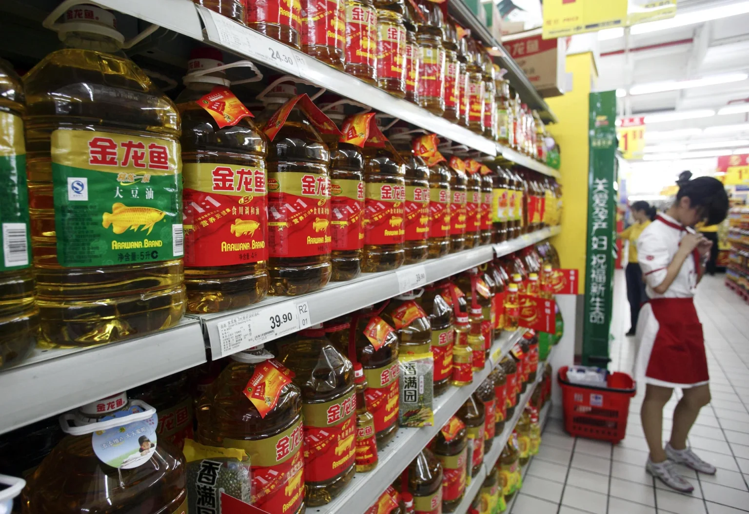 Trump threatens to end cooking oil purchases from China