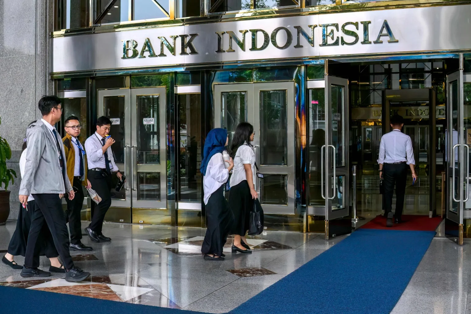 Bank Indonesia’s heavy bond buying to continue, analysts say