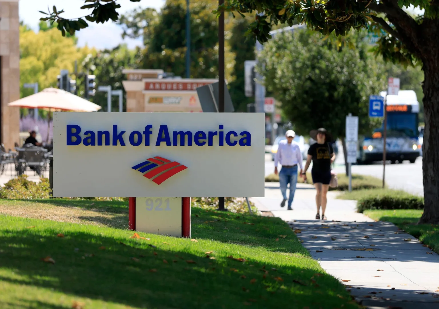 Bank of America beats profit estimates on dealmaking strength