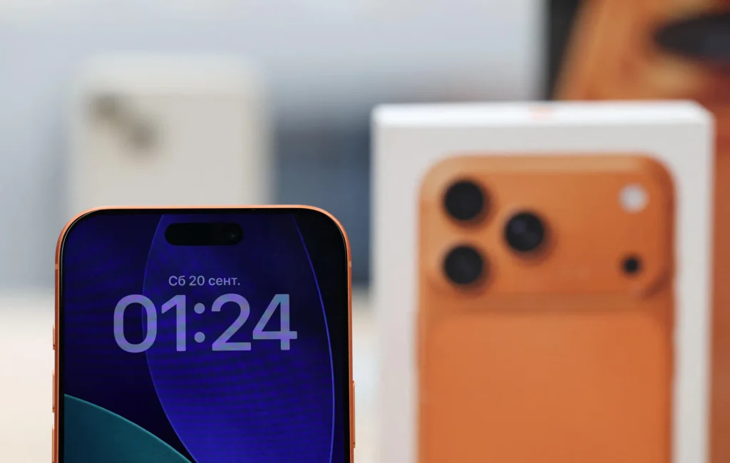 London police arrest 46 in phone theft crackdown