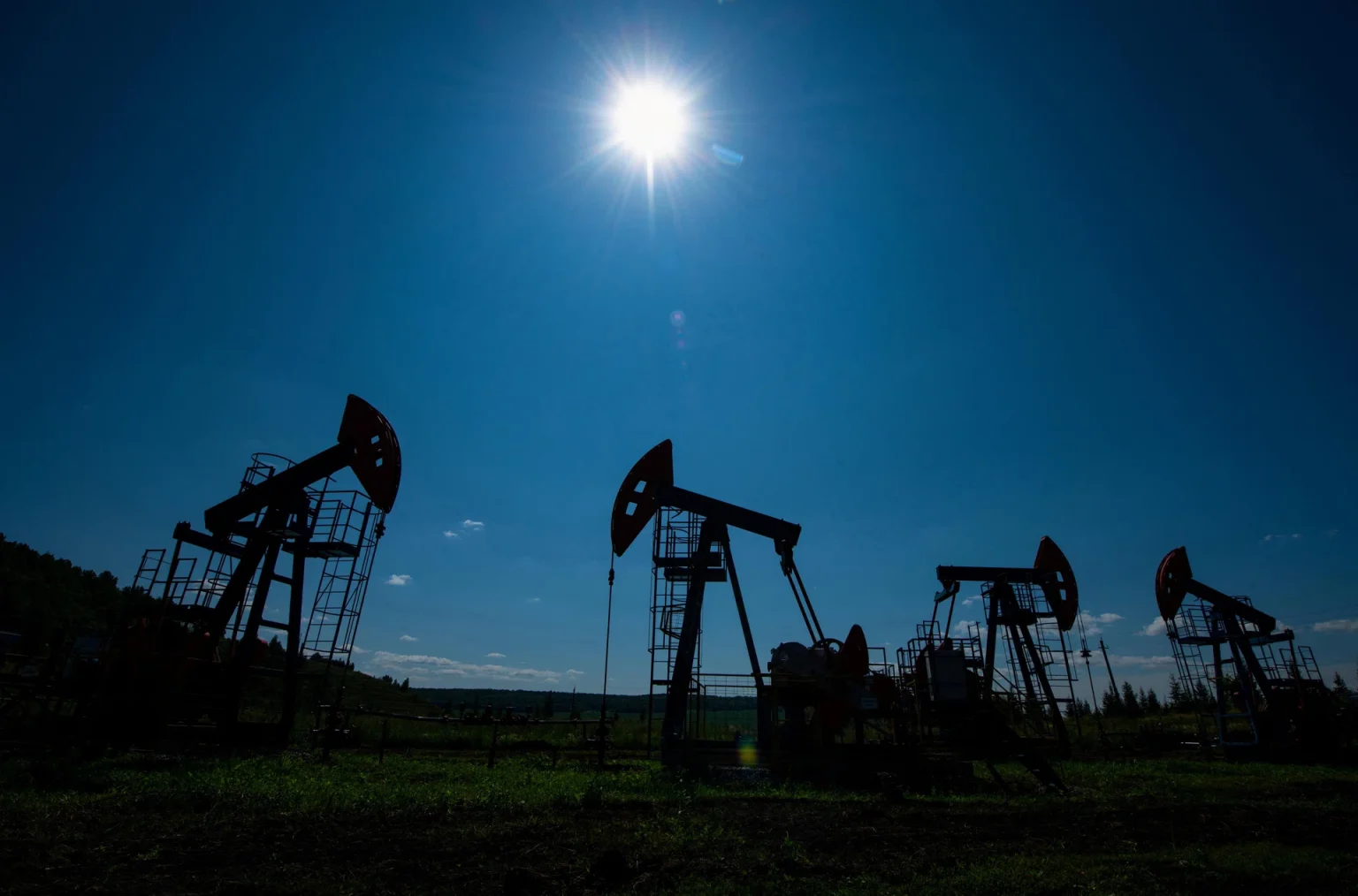 Oil prices hit 5-month low on US-China trade tensions, looming supply surplus