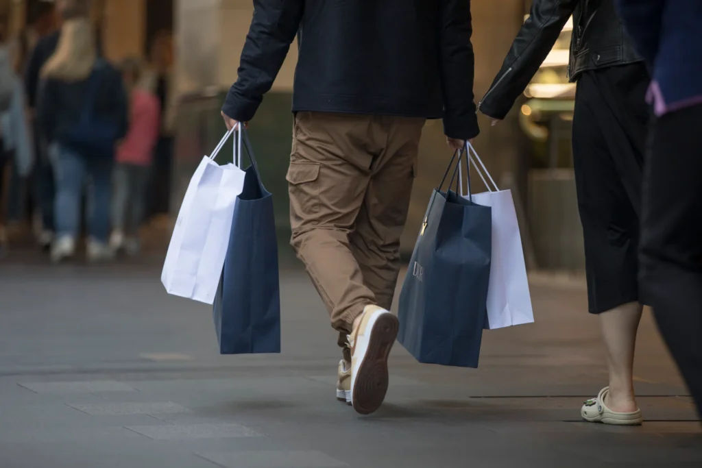 Australian consumer sentiment sinks to six-month lows in October