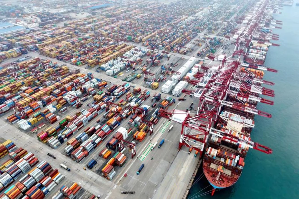 World economy faces triple risk of tariffs, AI bubble and soaring debt