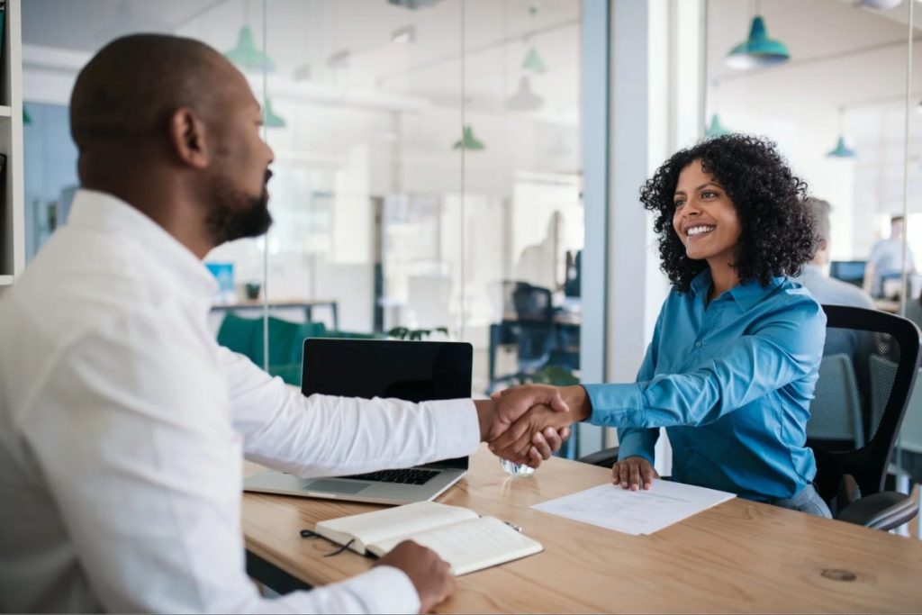10 Key Red and Green Flags in Hiring and Culture
