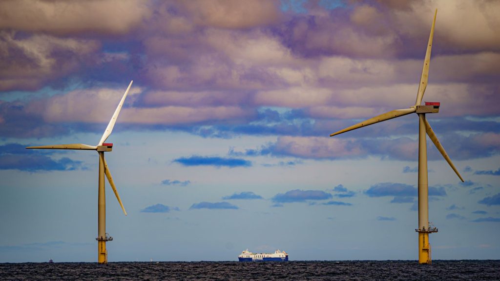 Oil and gas workers offered cash to retrain, in major plan for future clean energy workforce | Science, Climate & Tech News