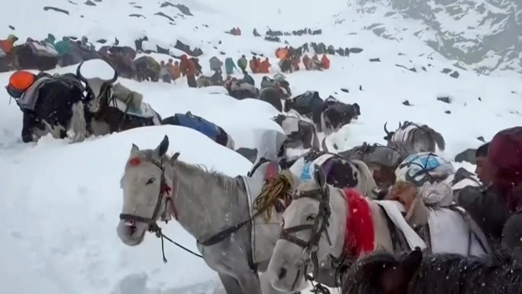 Snowstorm traps hundreds of hikers on Mount Everest during China’s national holiday