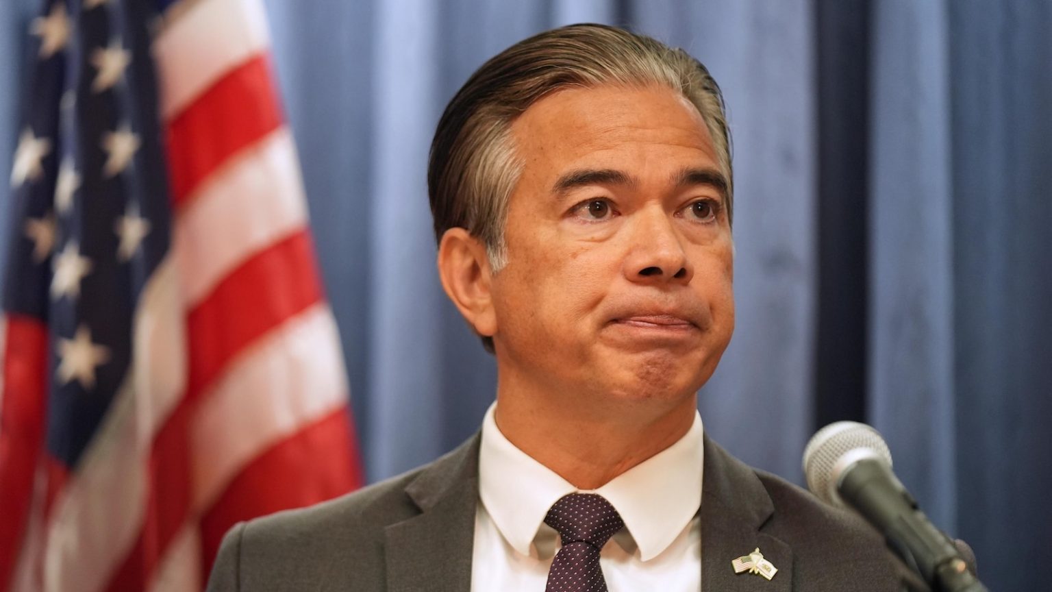 California lawsuit says makers of plastic bags lied about products being recyclable