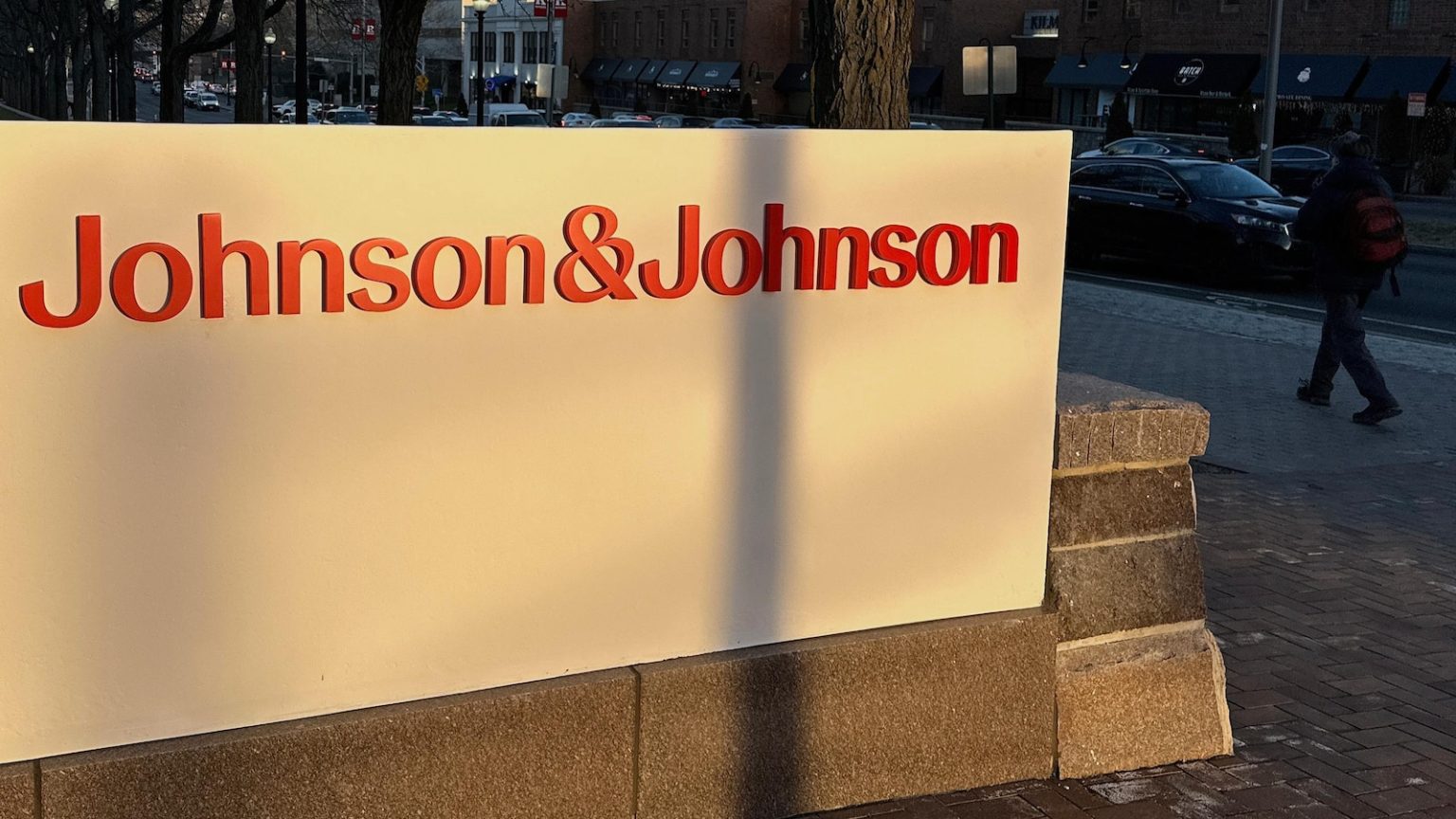 J&J lays out plan to splinter orthopedics business into separate company