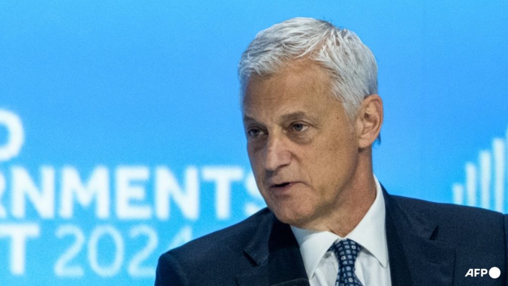 StanChart CEO seeks to reassure staff members over ‘lower value human capital’ comment