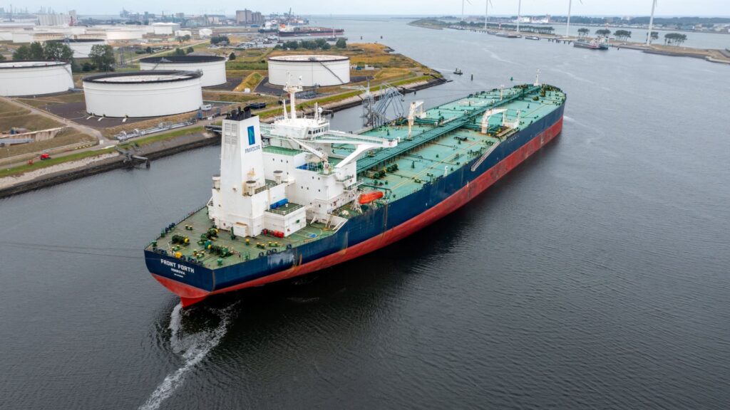 renewed U.S.-Iran conflict chokes Hormuz