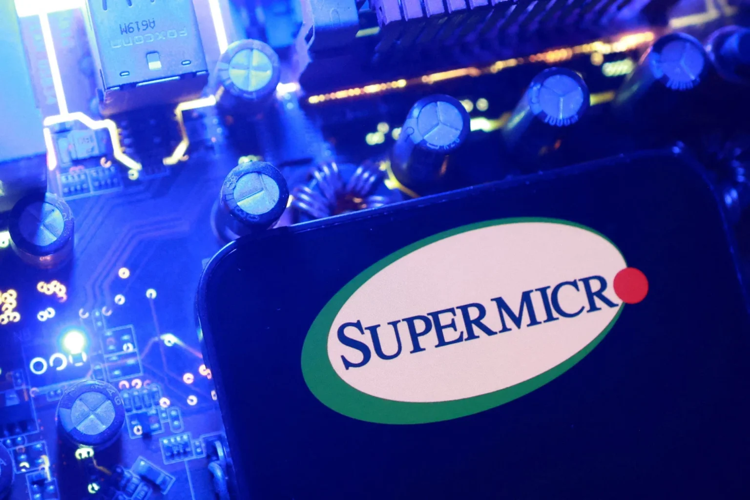 Super Micro sees strong margins, books US$60 billion in orders; shares jump