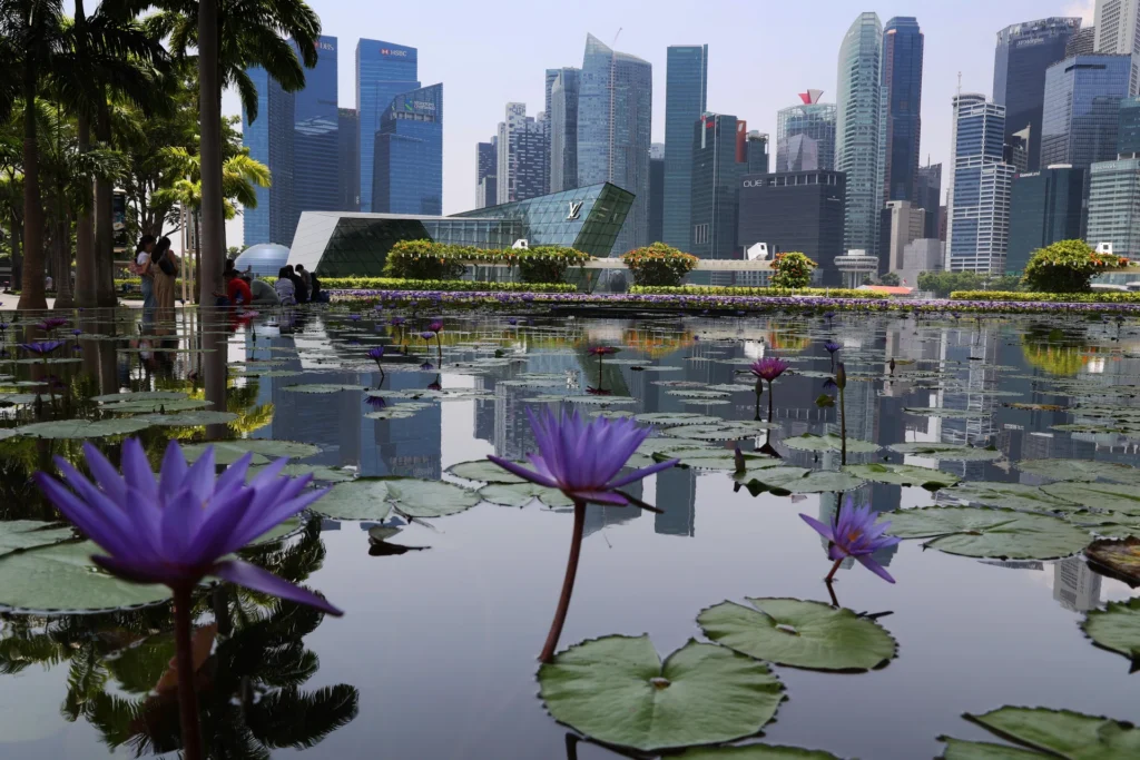 Singapore mandates five banks for US$1.63 billion 20-year green bond