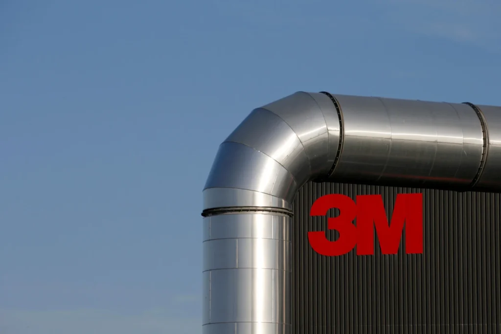 3M lifts annual profit forecast as industrial unit remains resilient