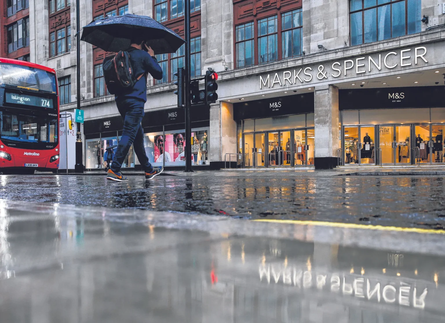 UK consumer sentiment improved as Burnham headed for Downing Street
