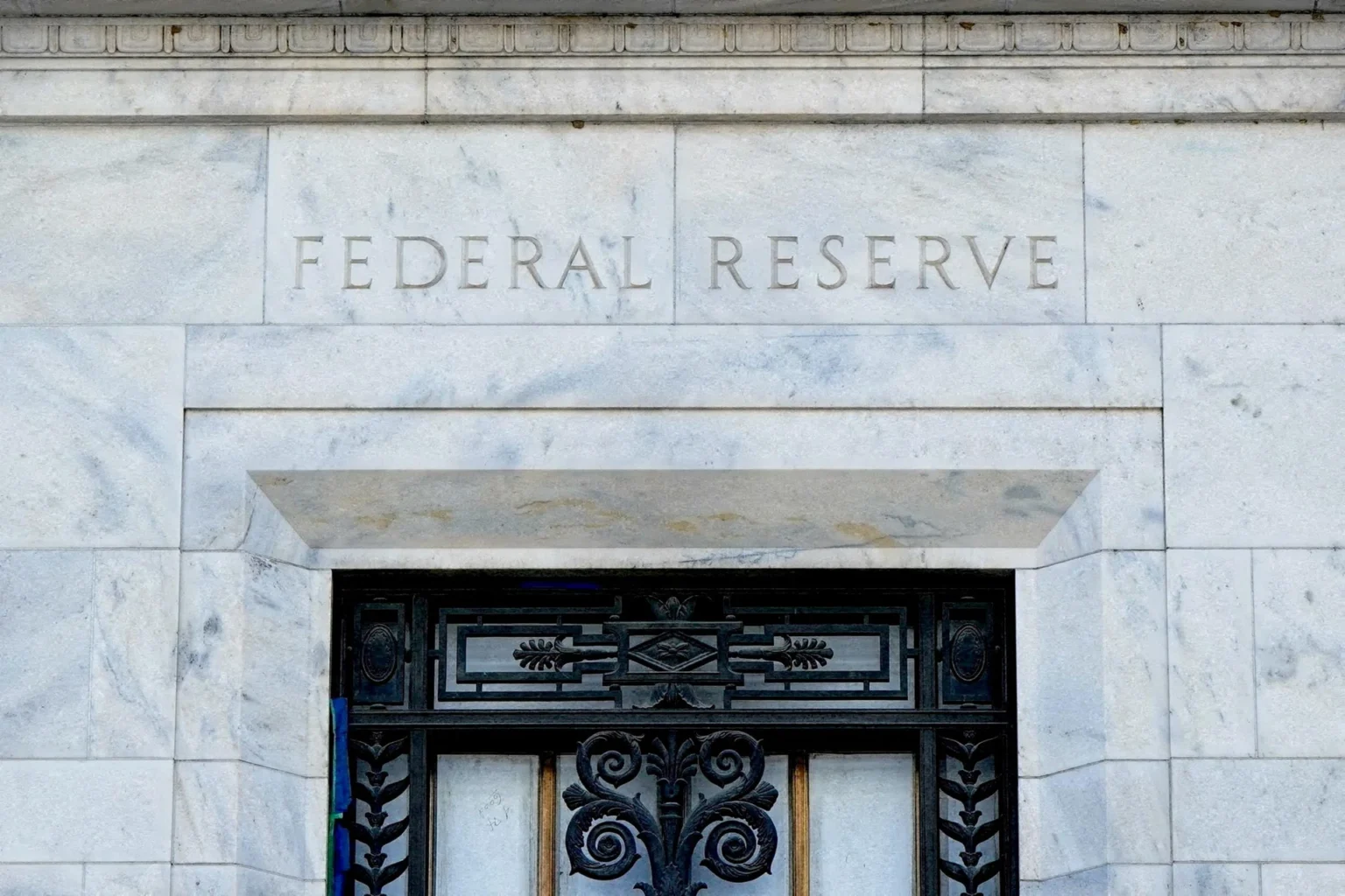 The Federal Reserve needs to tighten monetary policy