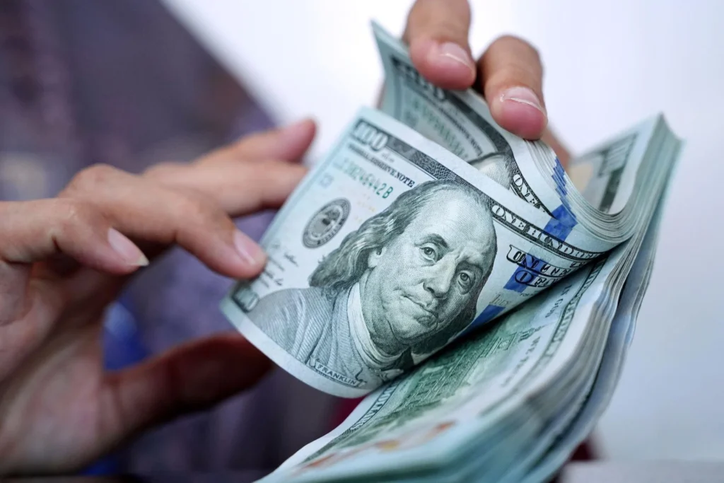 US dollar drifts as US-Iran conflict intensifies; sterling inches higher