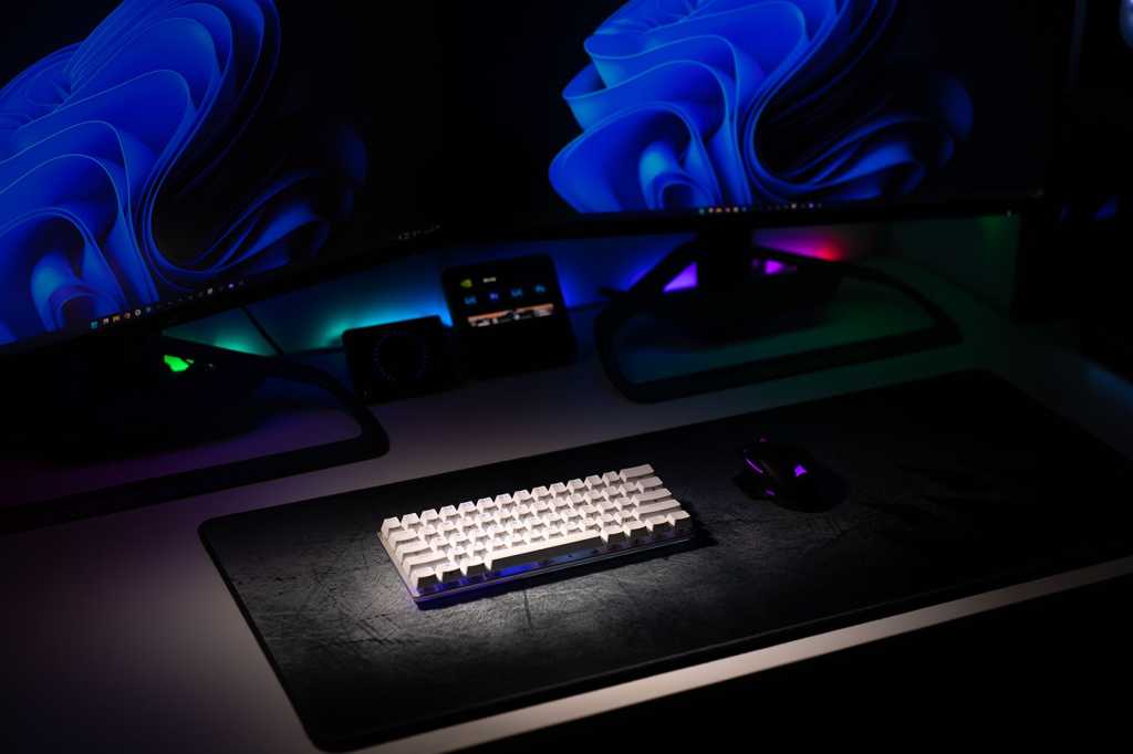 Real PC enthusiasts swear these 23 desk accessories changed their life