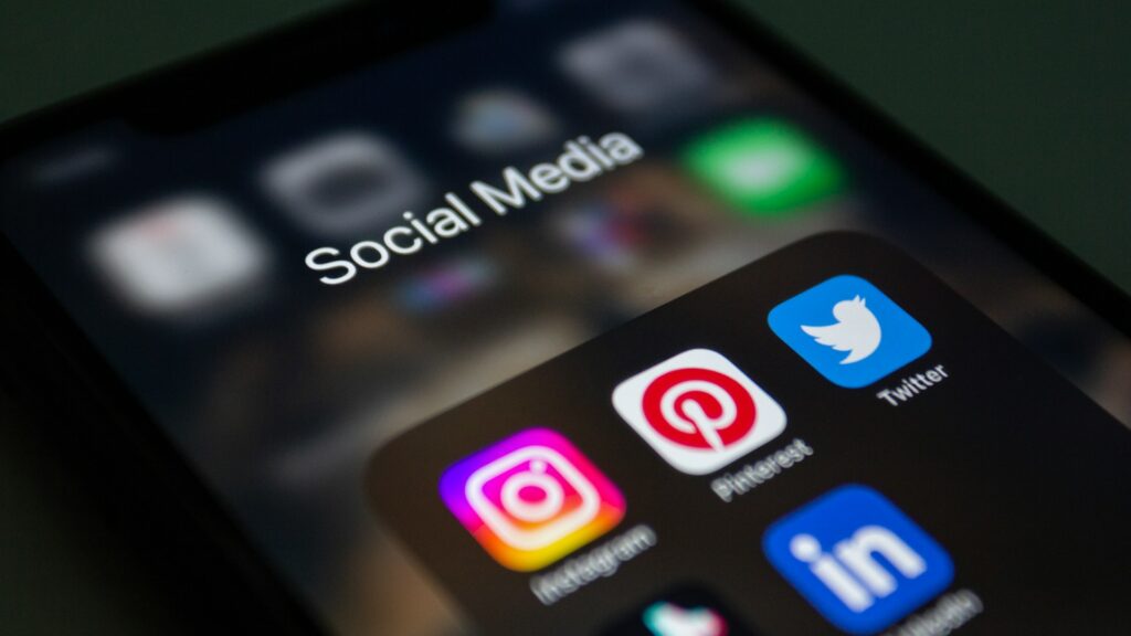 French parliament backs social media ban for under-15s in EU first