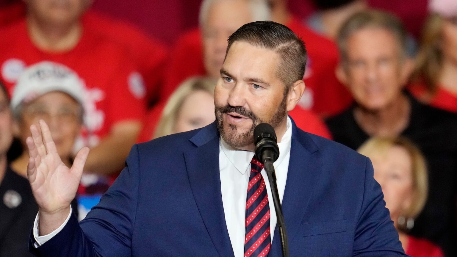 Top officials in Arizona’s Maricopa County agree on how to oversee elections, ending a legal battle
