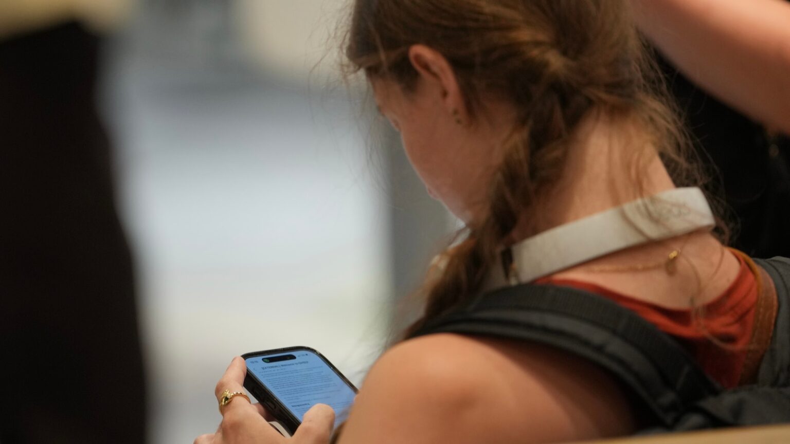 UK unveils plans for social media curfew for older teens – but it’s voluntary
