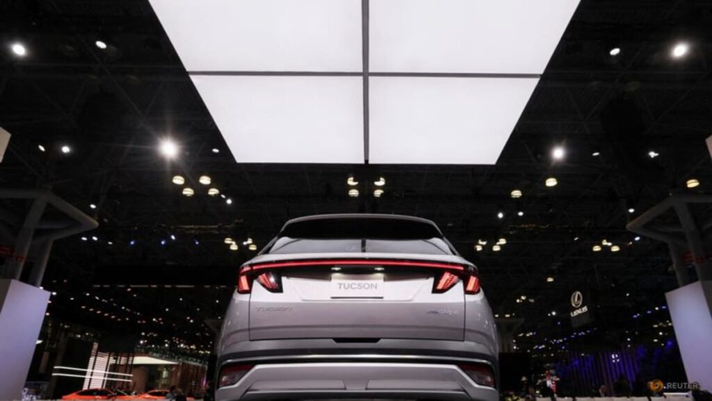 Hyundai lifts margin target, expands US hybrid lineup