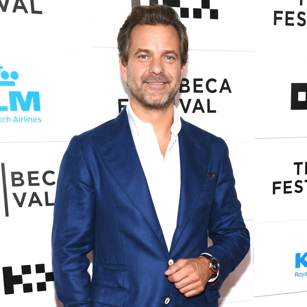 Joshua Jackson, Model Olivia Burgess Confirm Romance, Kiss in LA Park