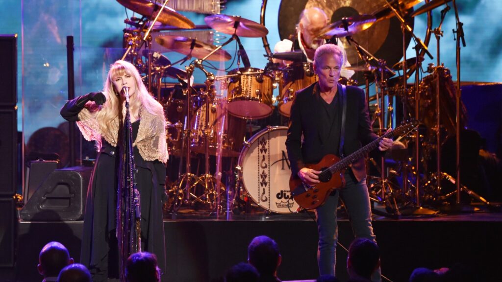 Lindsey Buckingham Teases Project With Stevie Nicks
