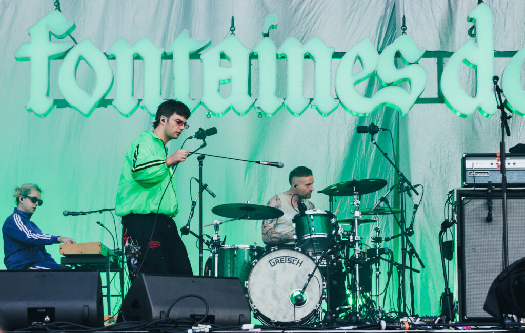 Watch Fontaines D.C. debut two new songs in first full headline show of 2026