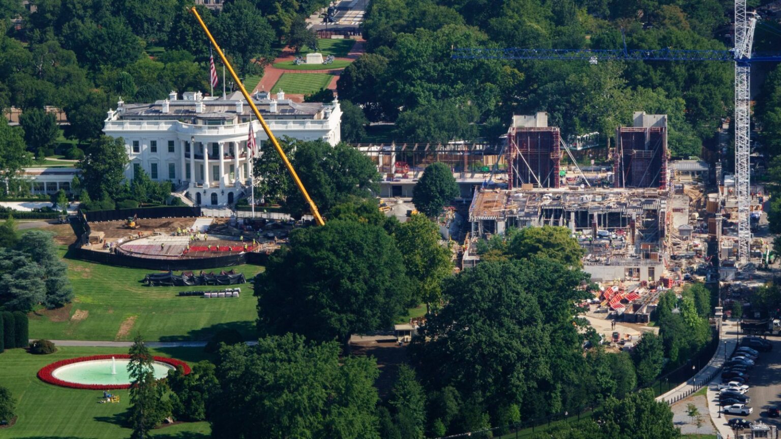 Trump Is Spending Nearly $1 Billion on White House Renovations