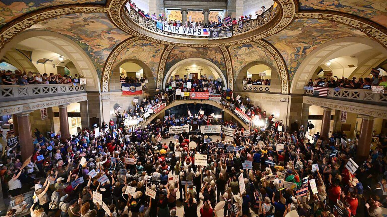 In blow to Trump, Missouri top court blocks Republican-drawn congressional map