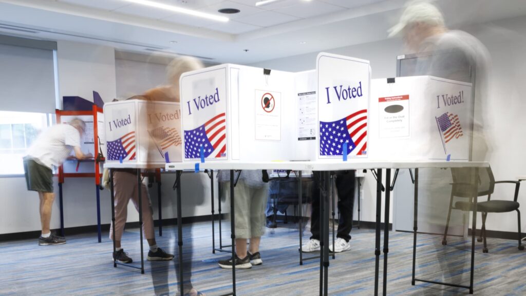 Incumbents lead in campaign cash
