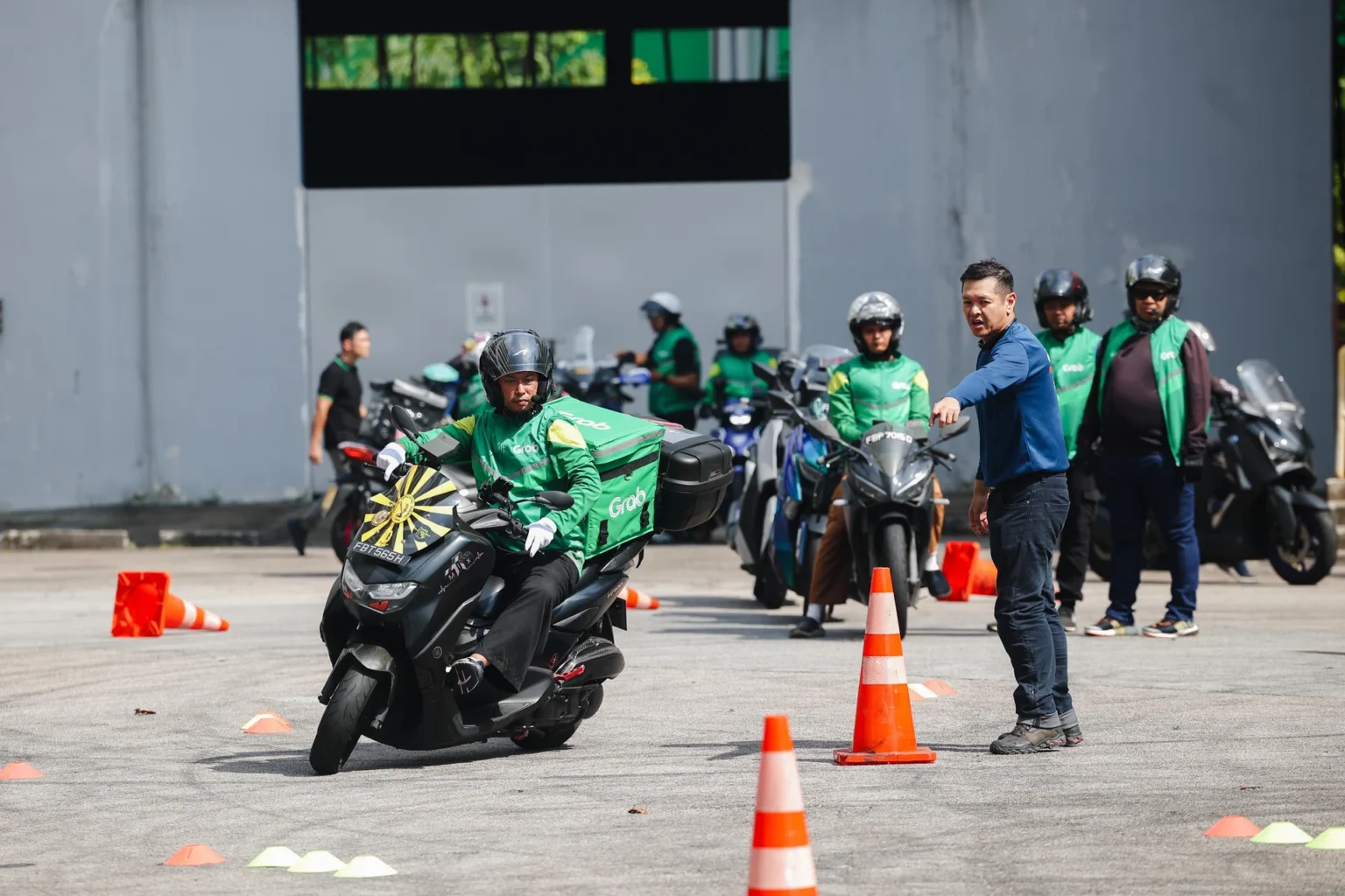 New guidelines on size, design of waiting bays for delivery riders