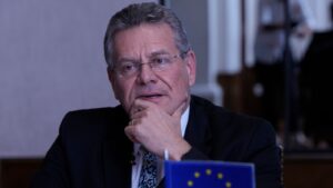China and EU trade envoys seek ways to ease tensions over growing imbalances