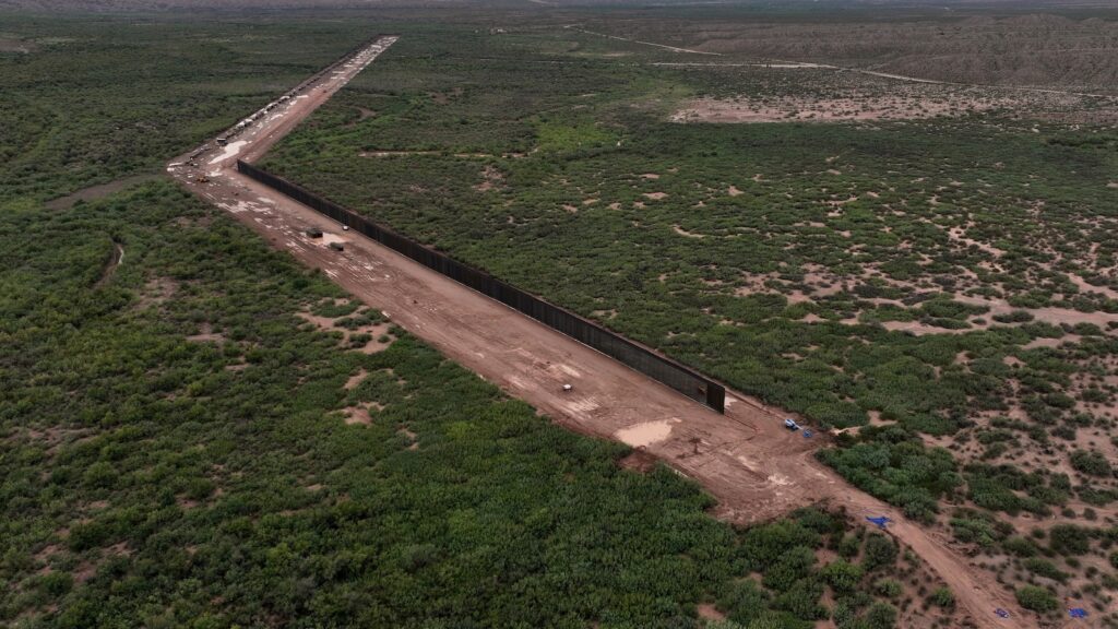 Trump administration asks Supreme Court to lift halt on Big Bend border wall